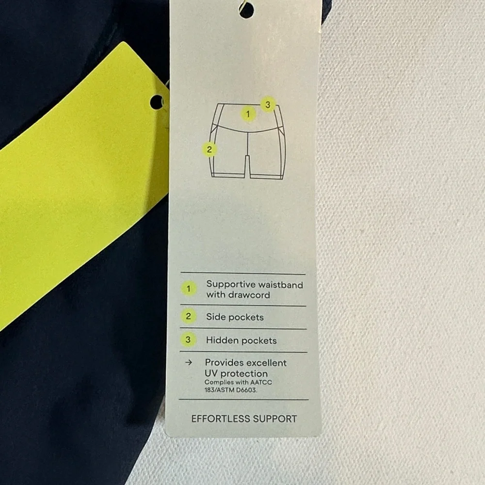 All in Motion Women’s Dark Blue Bike Shorts with Side Pockets NWT Size S - Picture 5 of 6